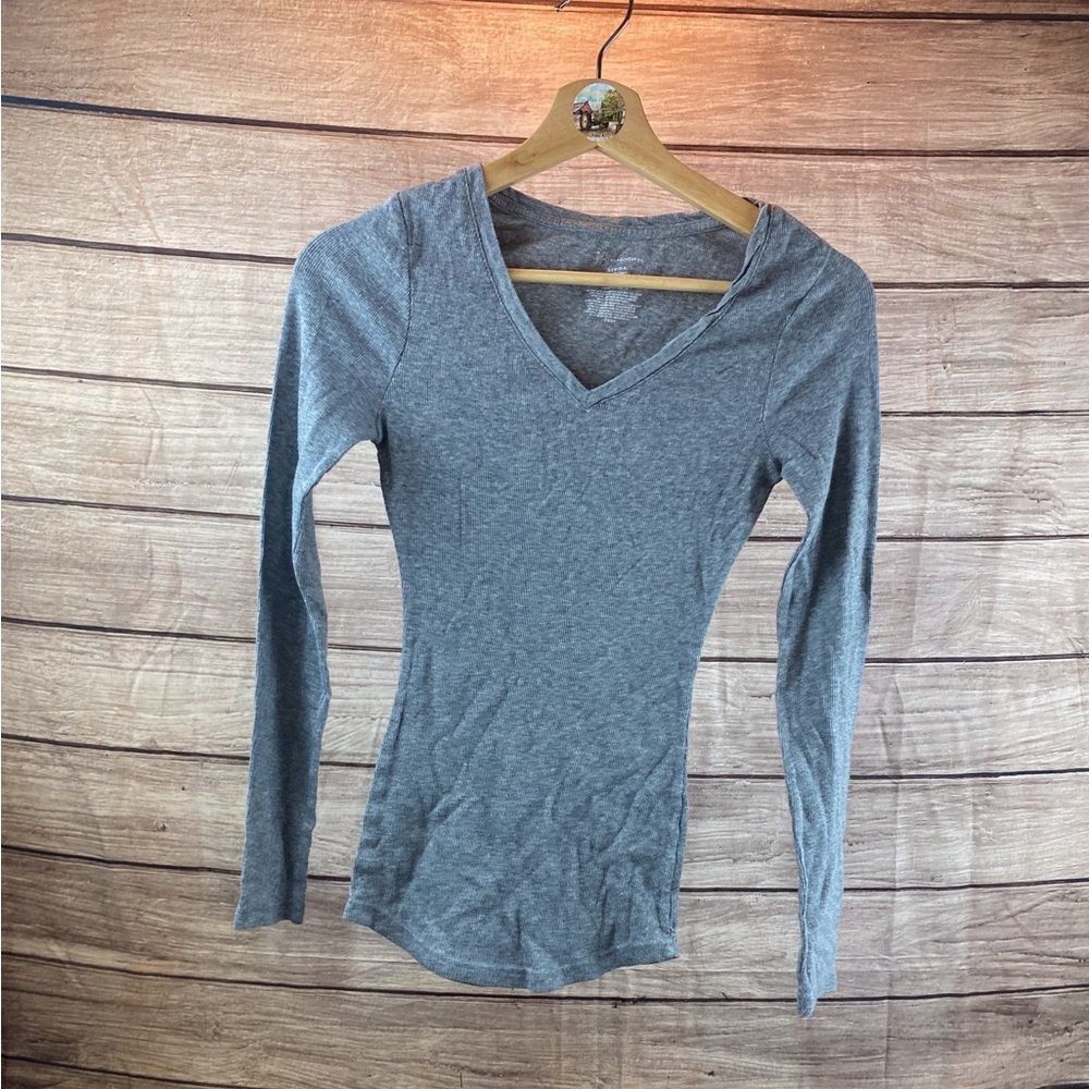 No Boundaries Gray V-Neck Long Sleeve Top